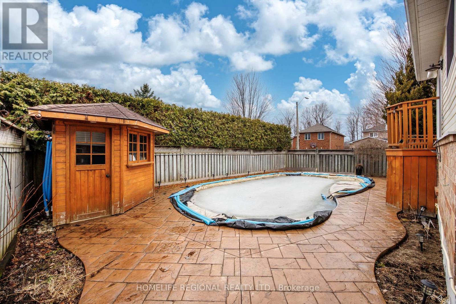 20 RUDDELL CRESCENT - 26