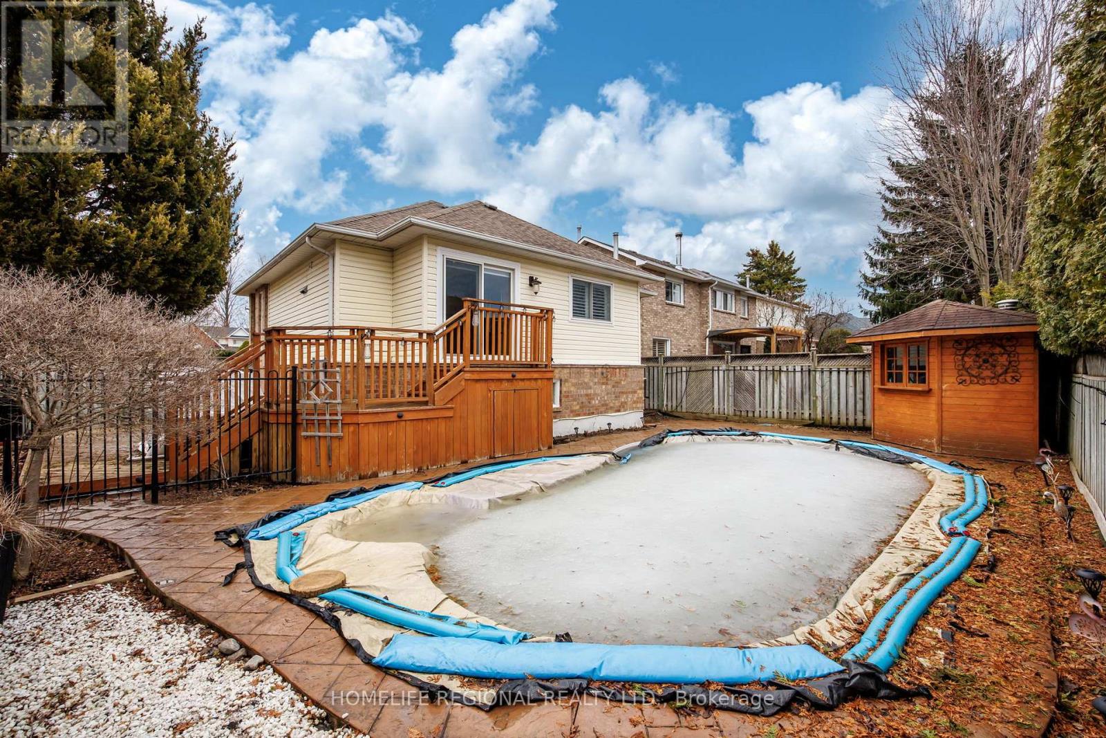 20 RUDDELL CRESCENT - 28