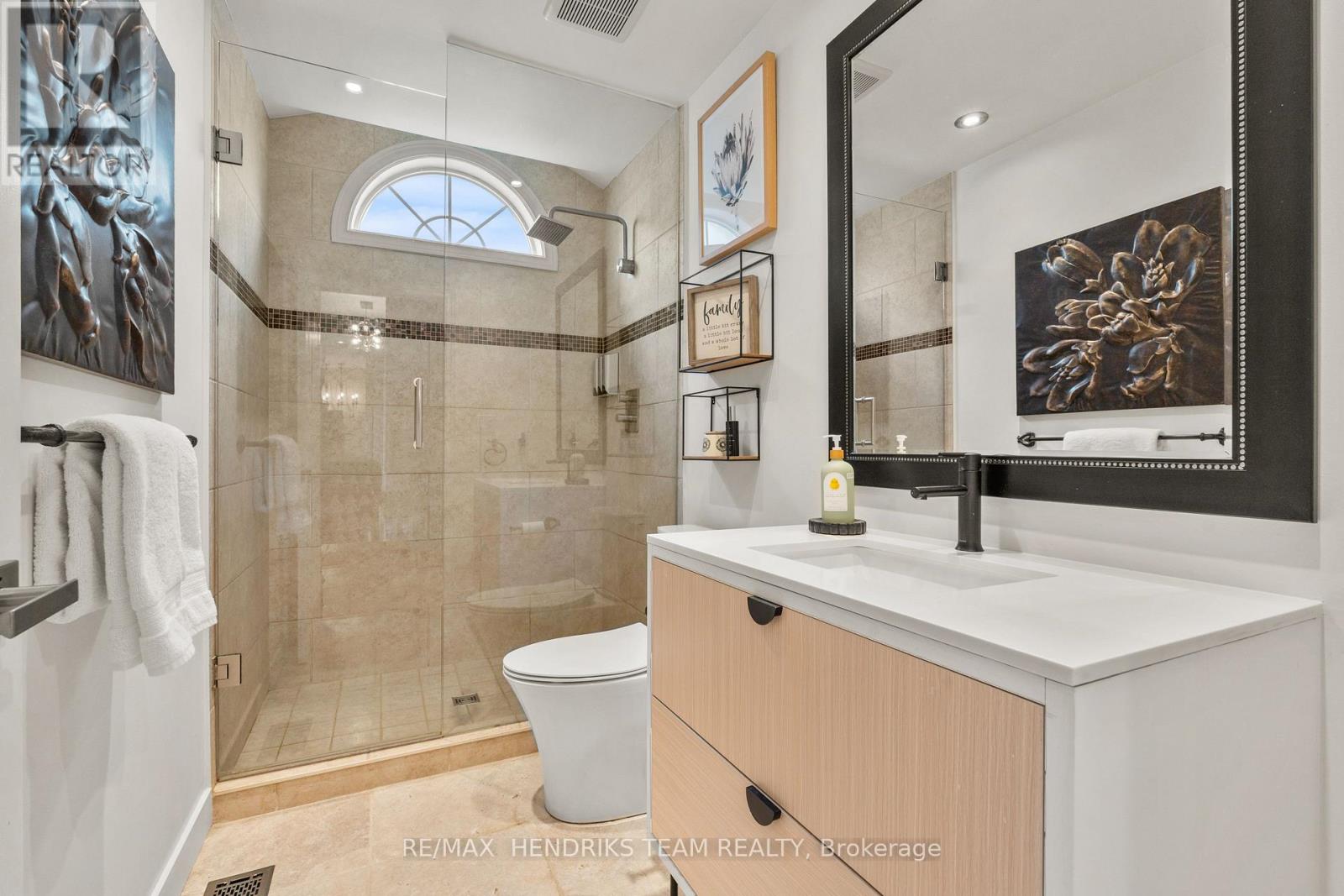 8152 WESTMINSTER DRIVE - 23