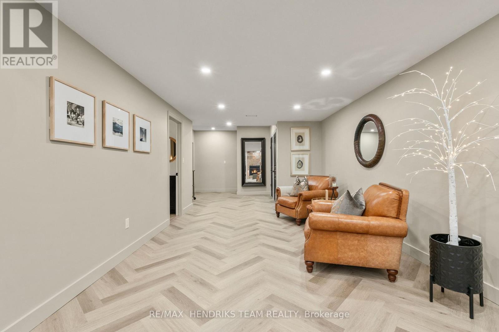8152 WESTMINSTER DRIVE - 26