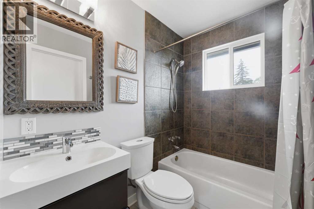 819 Avonlea Place SE - 16