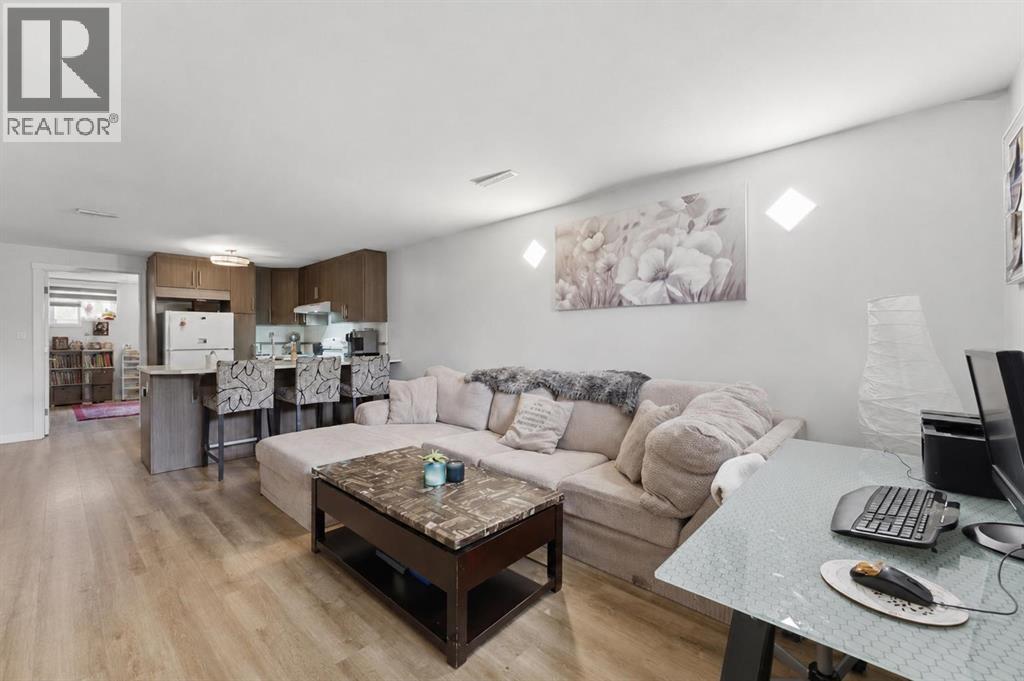 819 Avonlea Place SE - 21