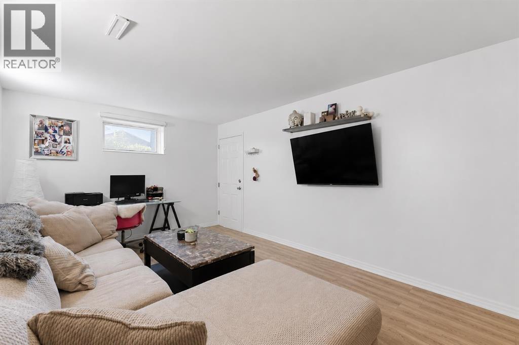819 Avonlea Place SE - 22