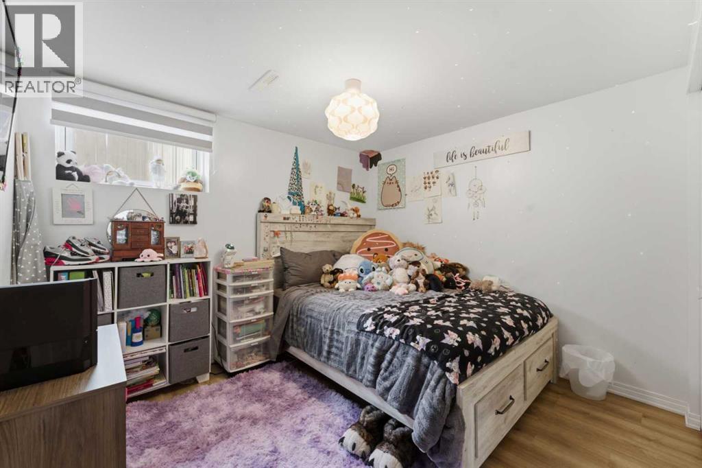 819 Avonlea Place SE - 29