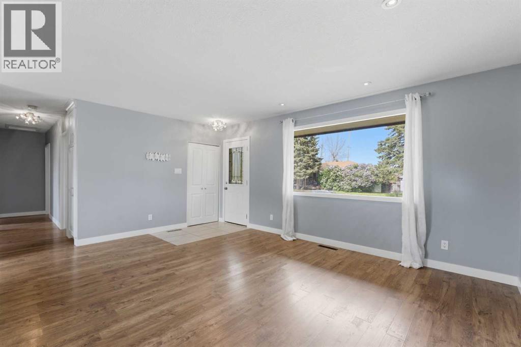 819 Avonlea Place SE - 4