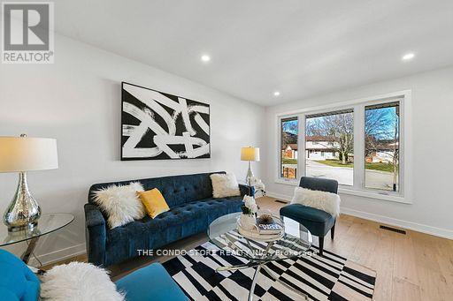 15 COLONIAL COURT - 5