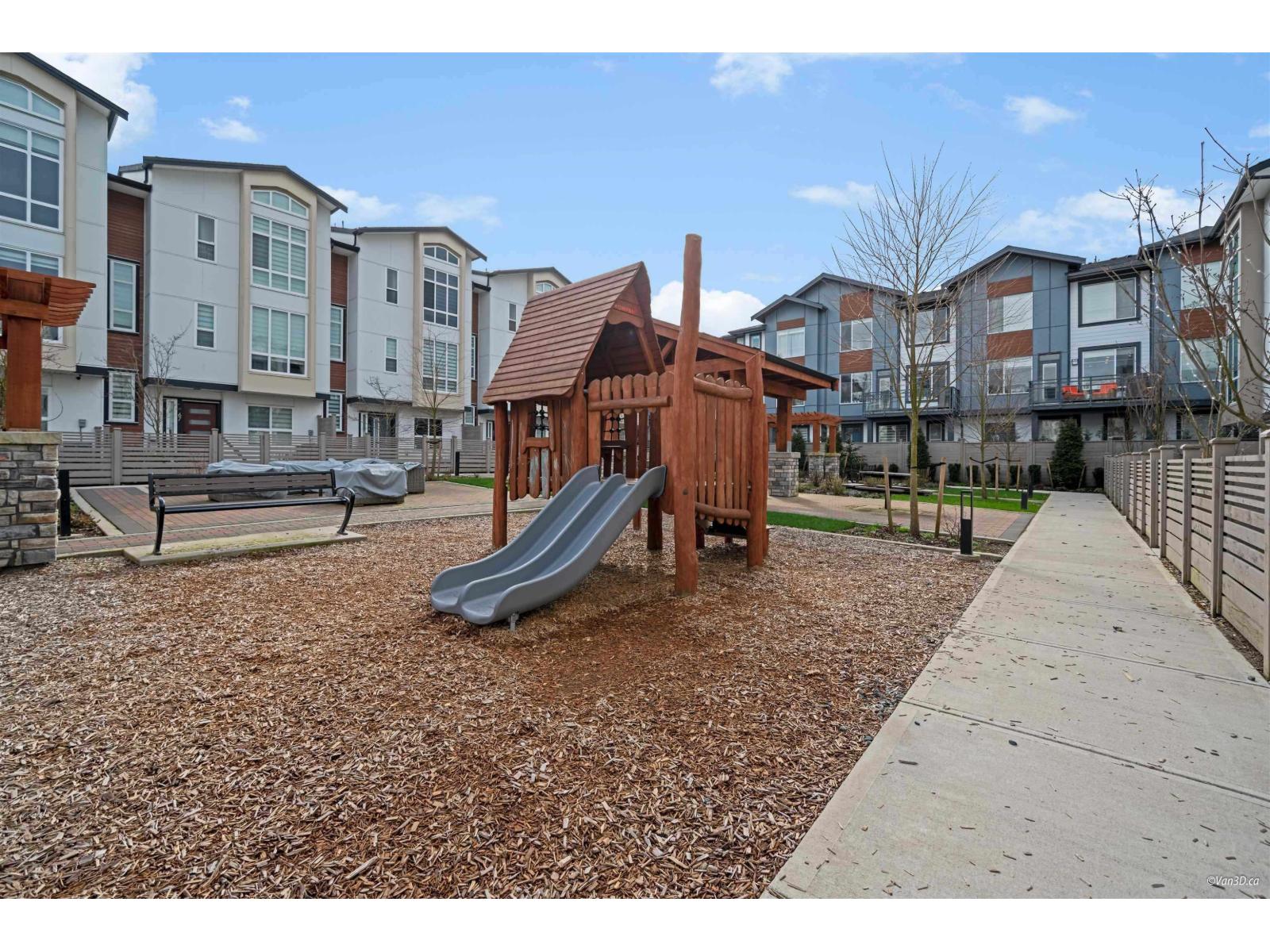 4 Bed, 3 Bath Townhouse for Sale in Langley – 2 7670 207 STREET, Langley – MLS# R3113841 - Image 4