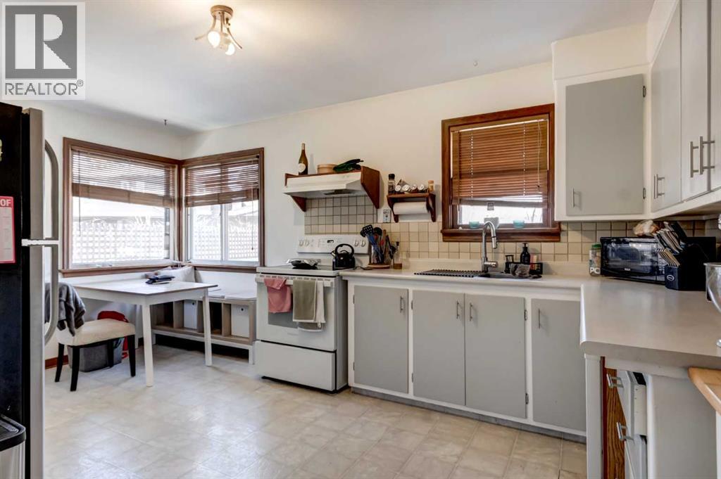 527 35A Street NW - 8