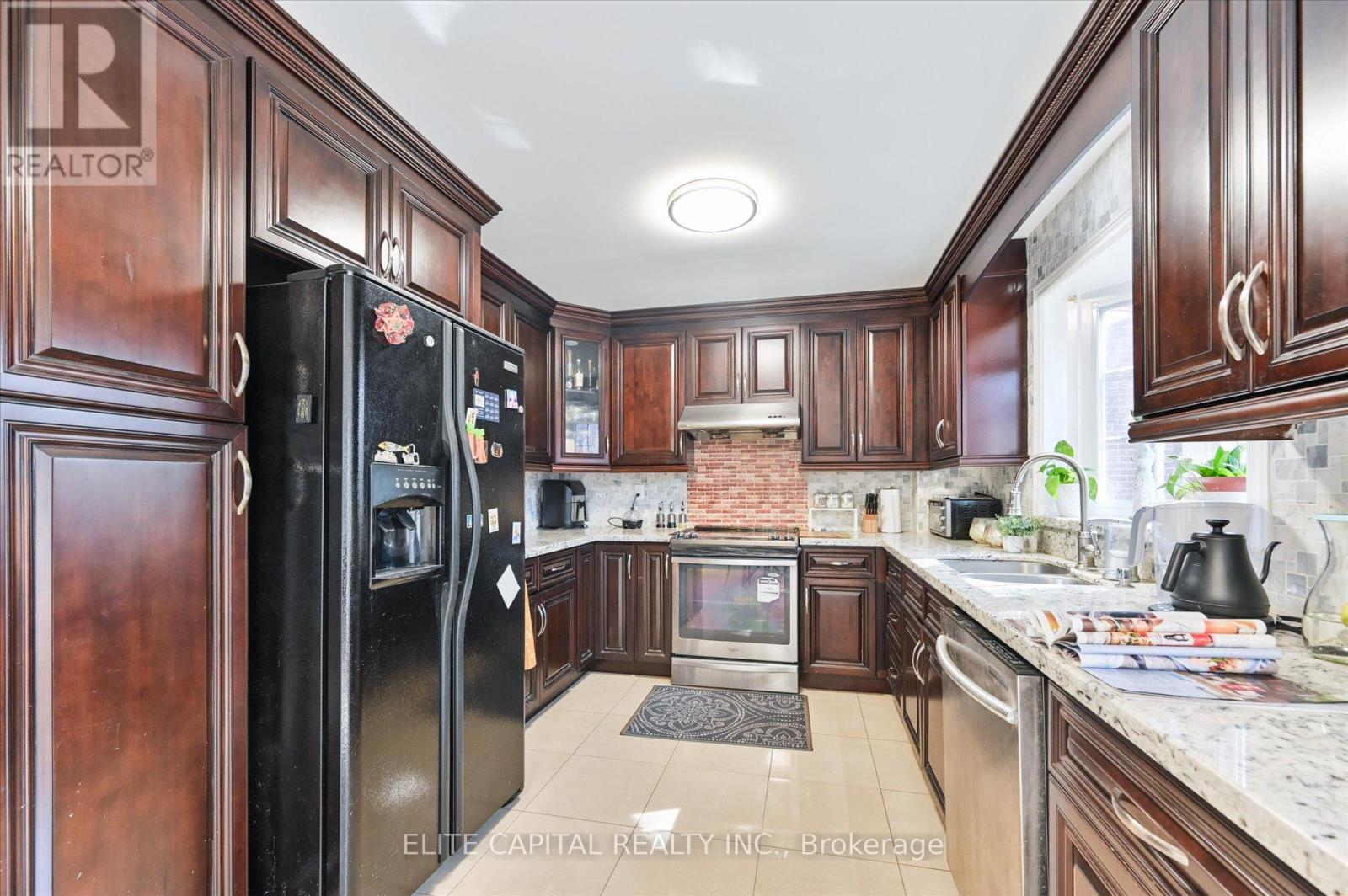 54 BAUER CRESCENT - 11