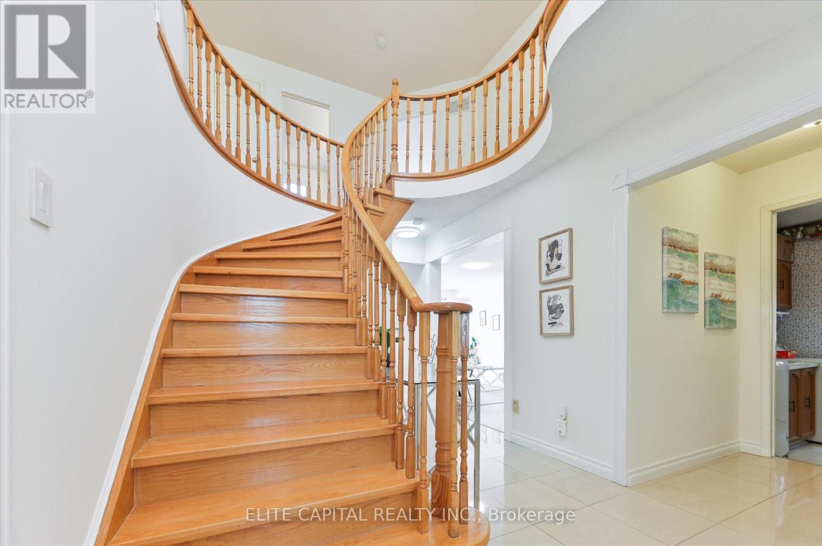 54 BAUER CRESCENT - 13