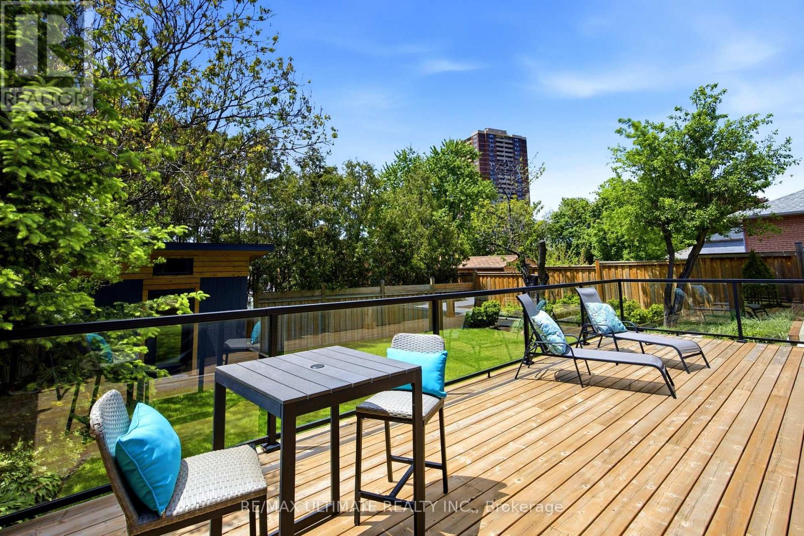 10 DANA AVENUE - 38