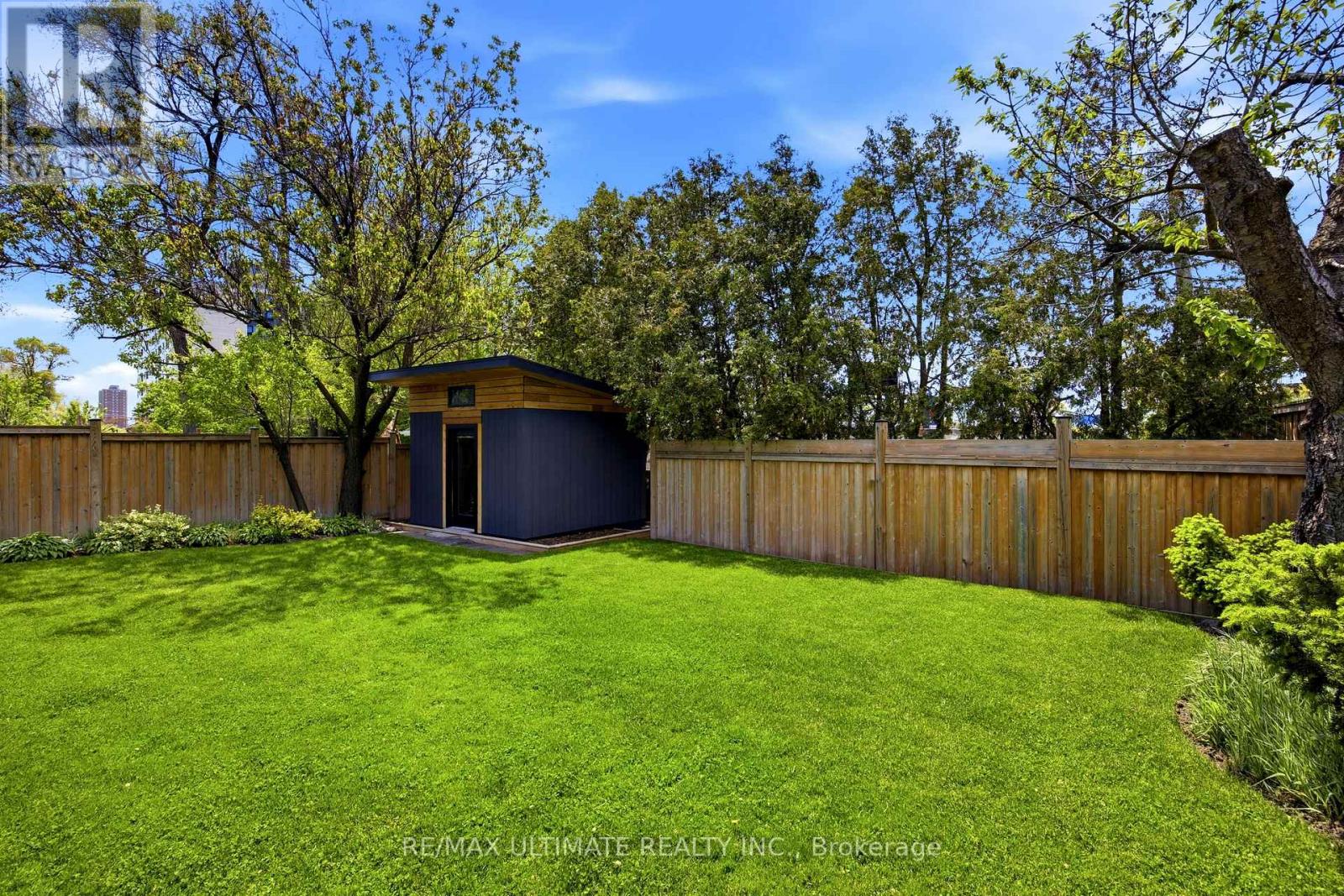 10 DANA AVENUE - 42