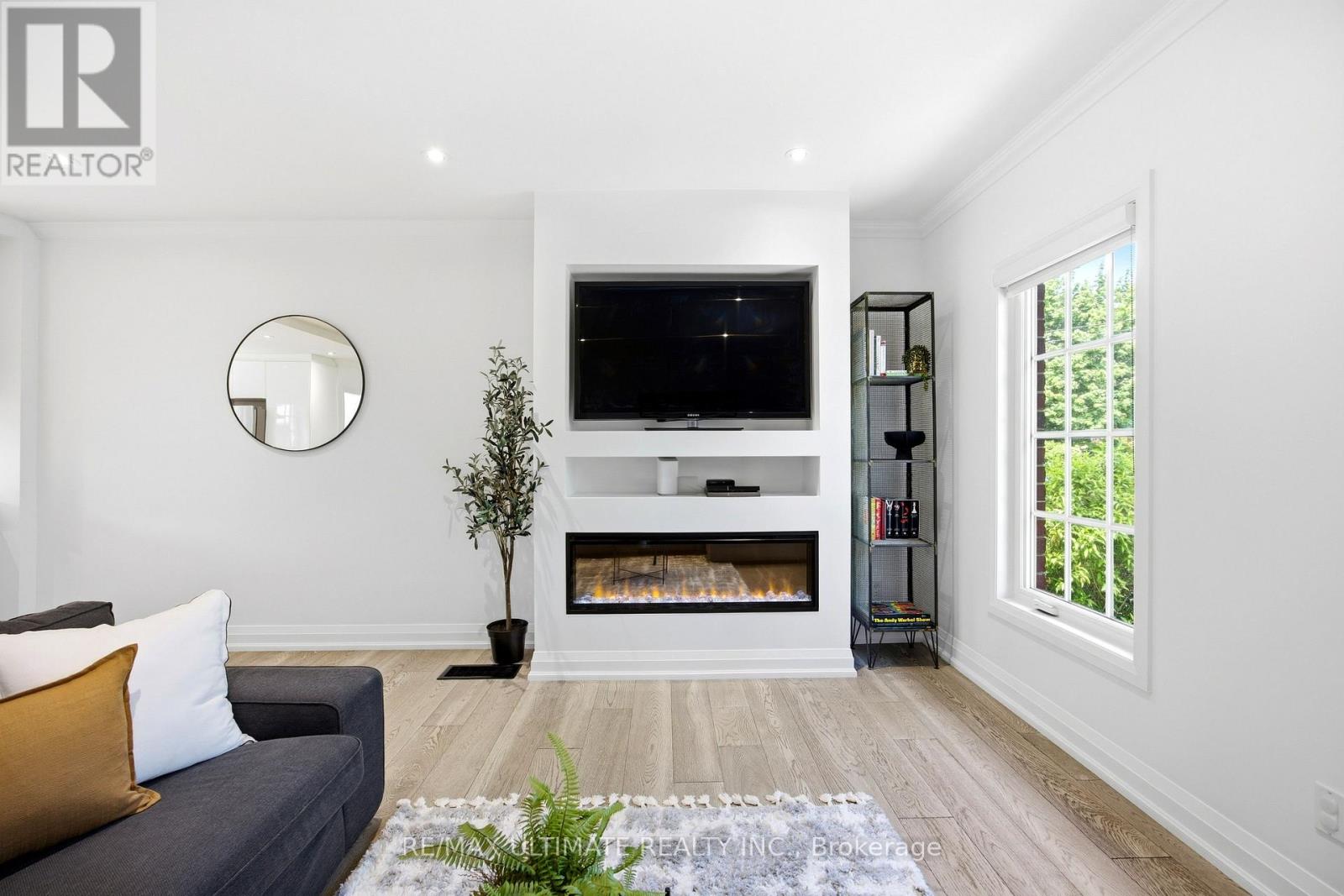 10 DANA AVENUE - 9