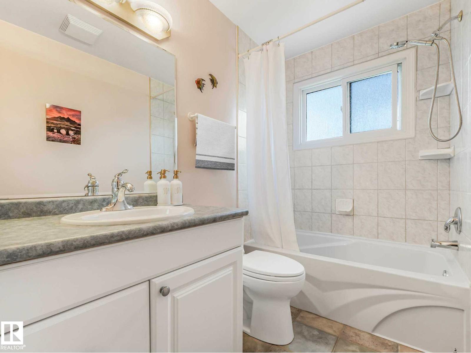 7508 76 AV NW - 14