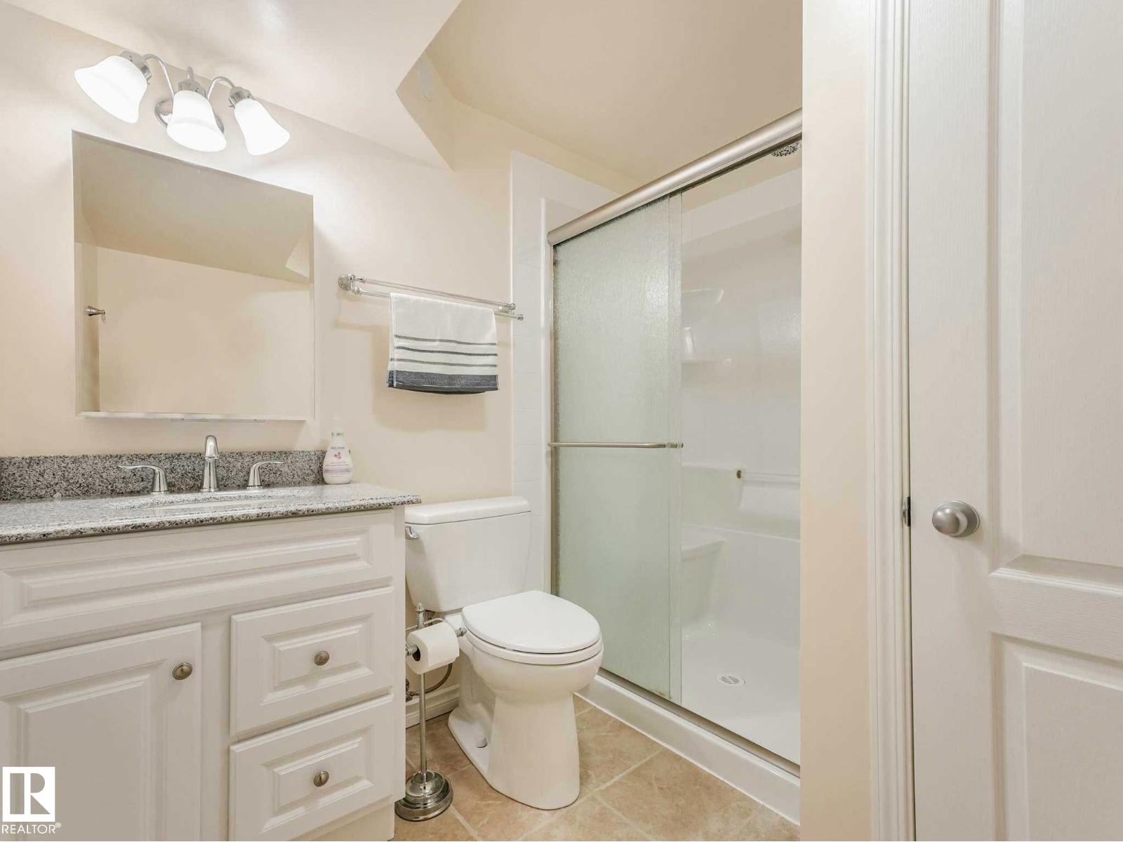 7508 76 AV NW - 21