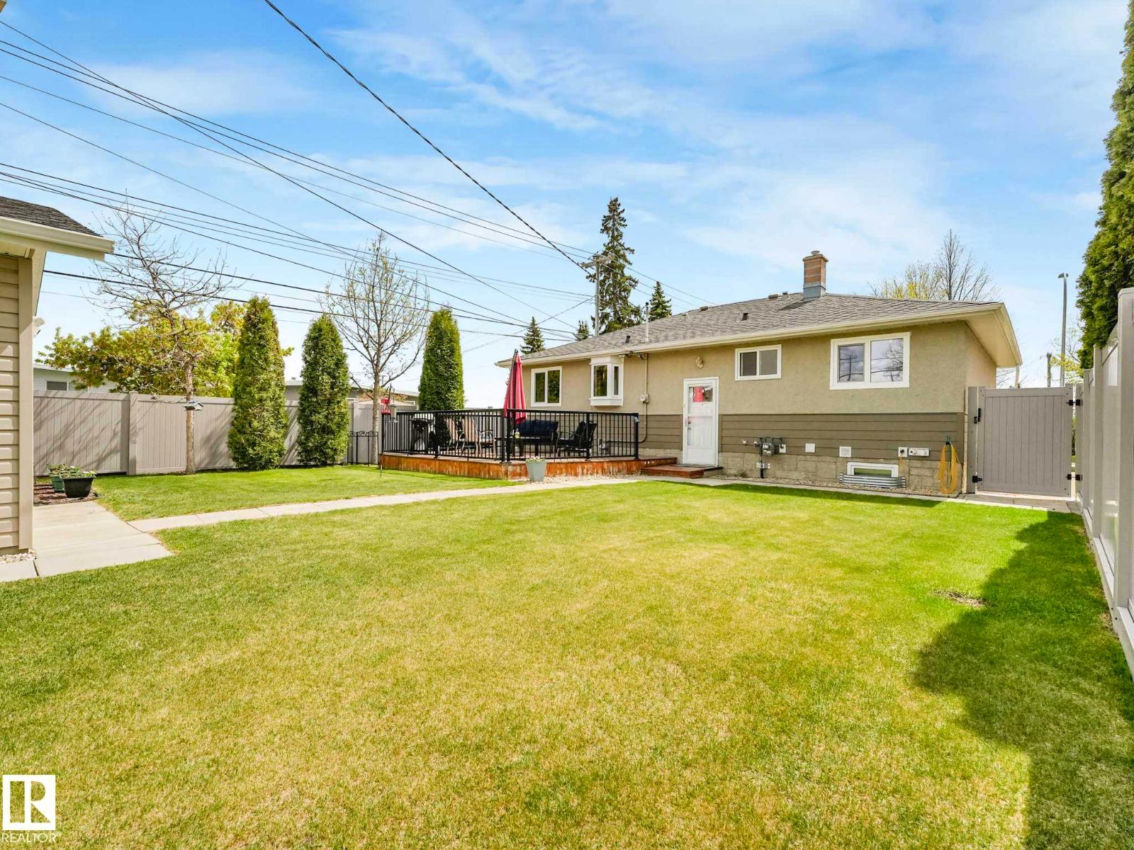 7508 76 AV NW - 35