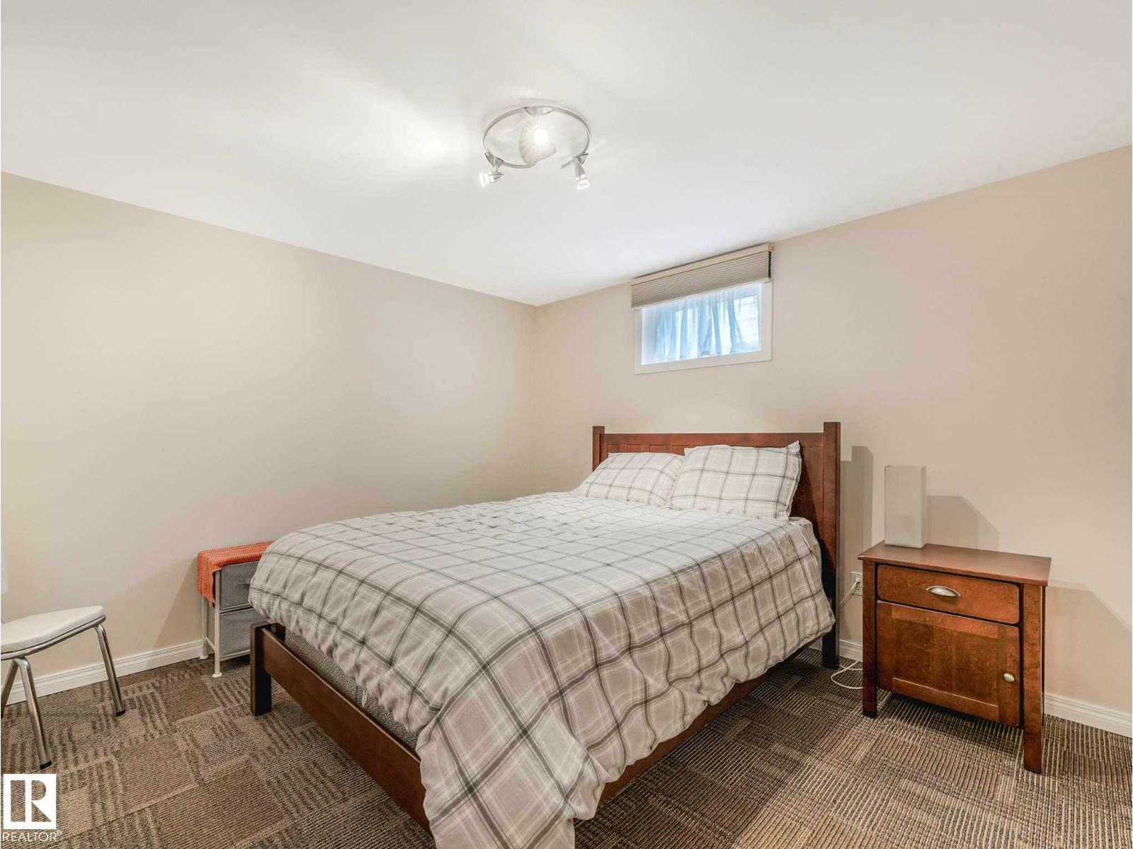 7508 76 AV NW - 22