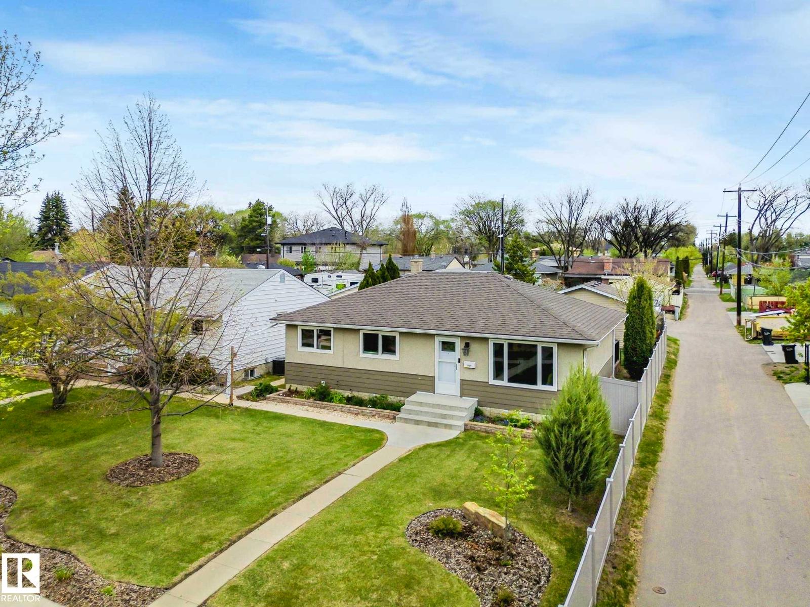 7508 76 AV NW - 44