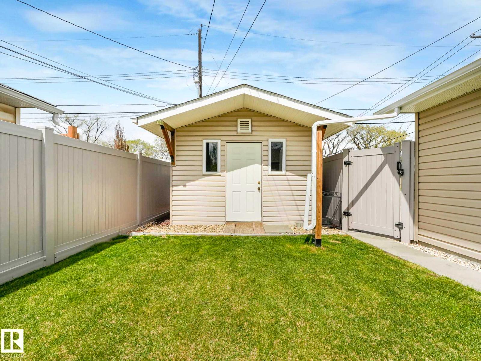 7508 76 AV NW - 37