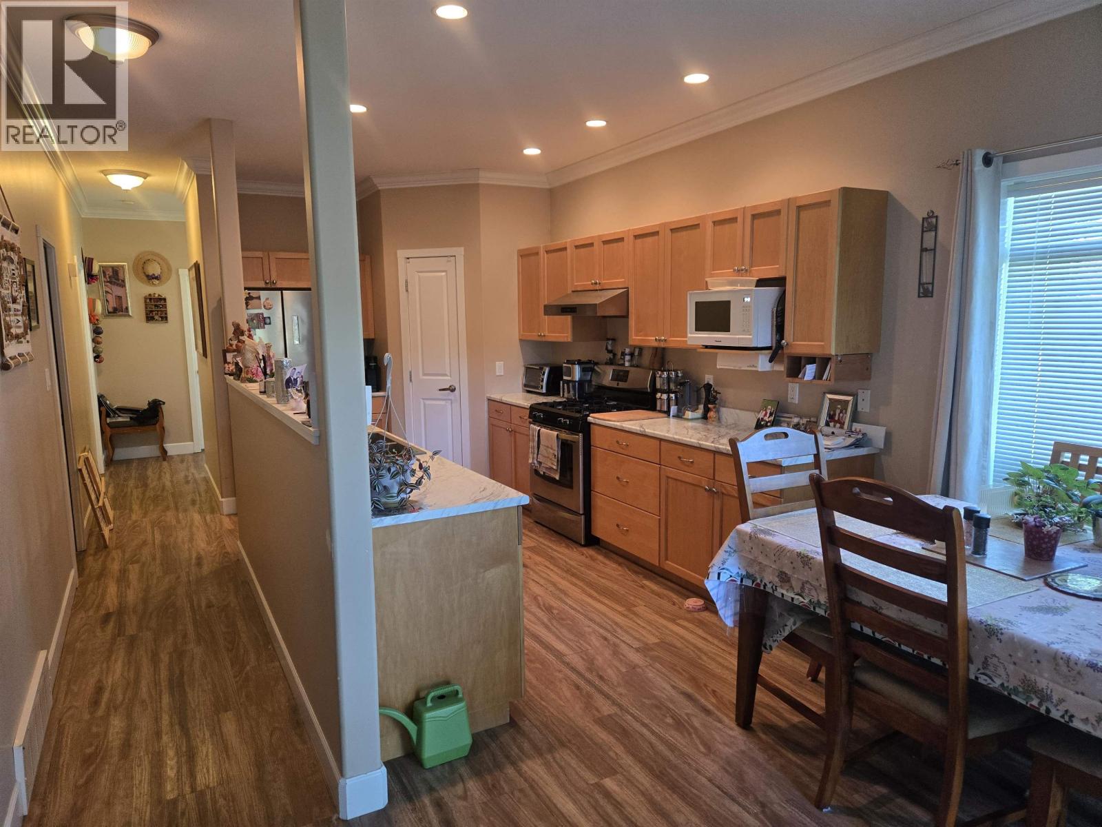 #154 1702 DYKE ROAD - 18