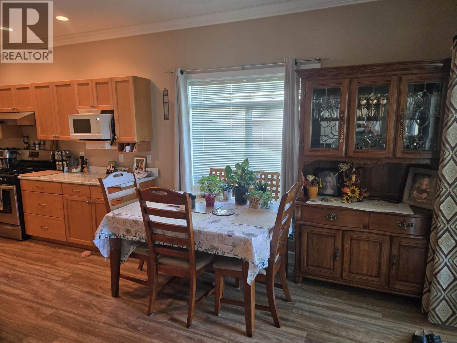 #154 1702 DYKE ROAD - 19