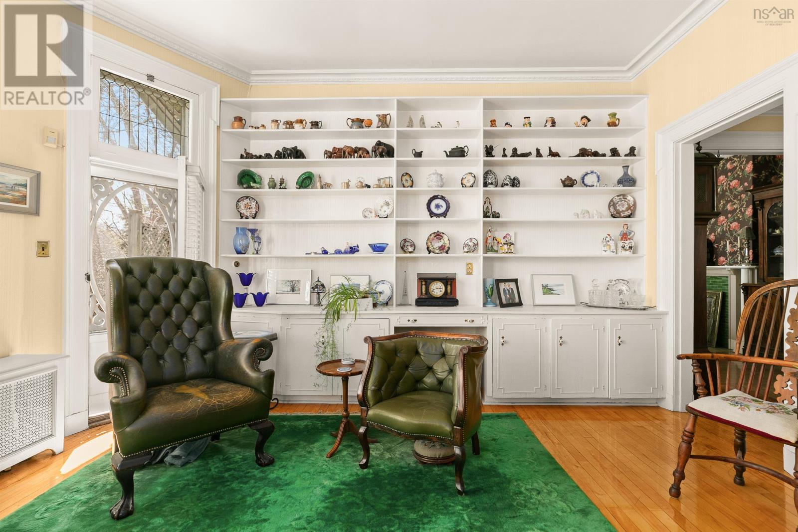 870 Young Avenue - 11