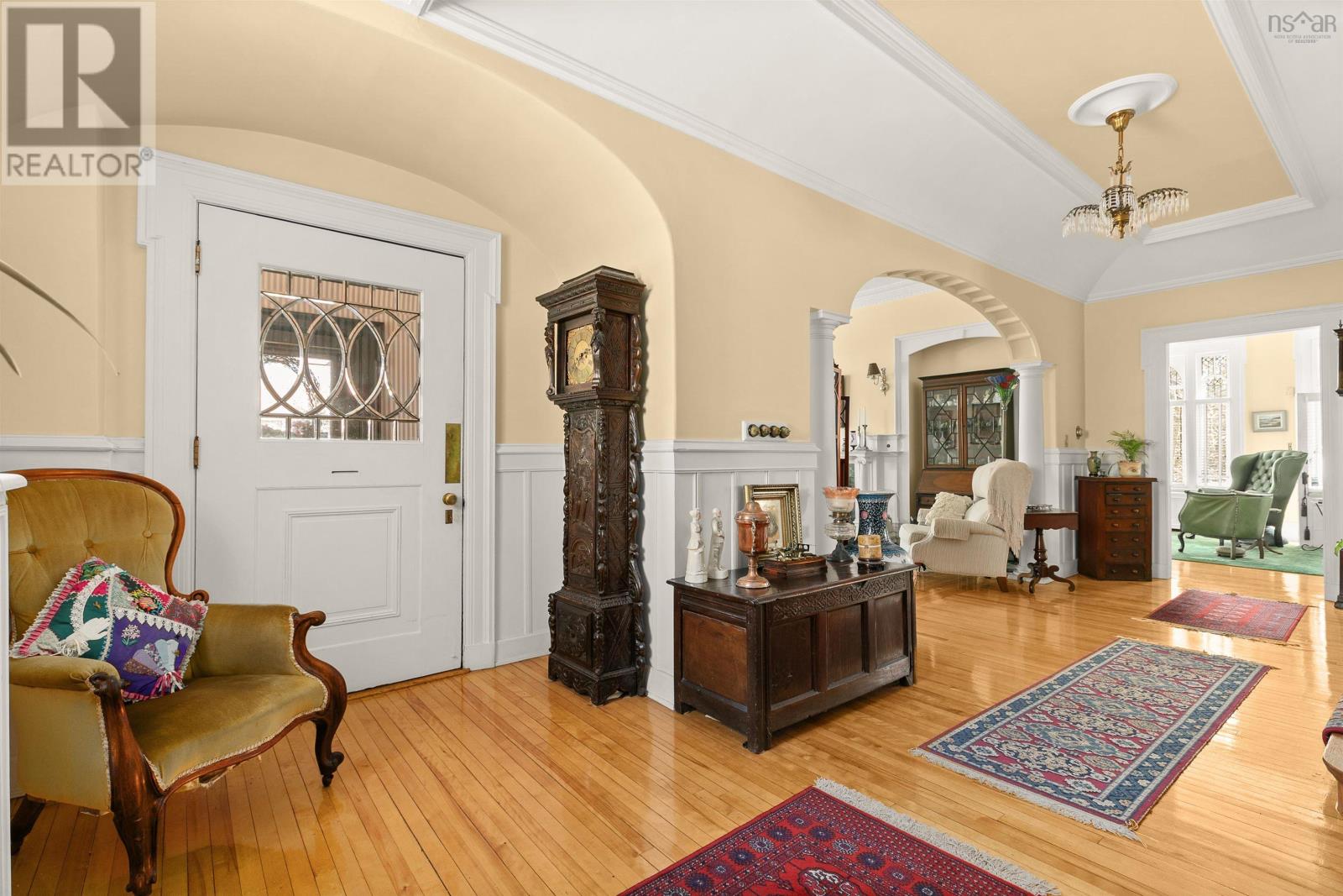 870 Young Avenue - 18