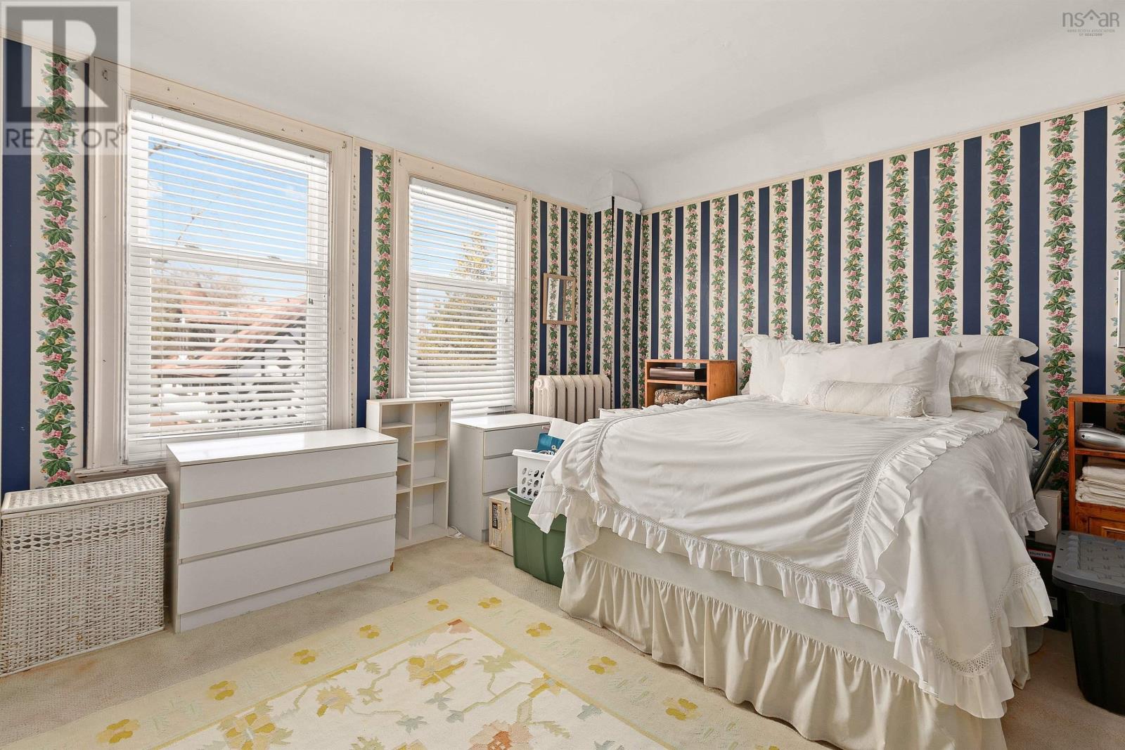 870 Young Avenue - 24