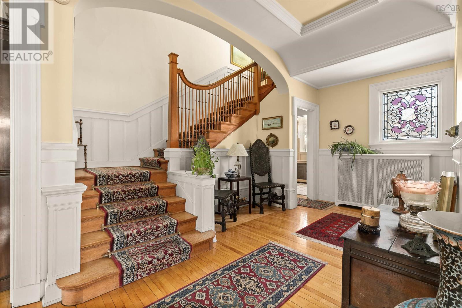 870 Young Avenue - 4