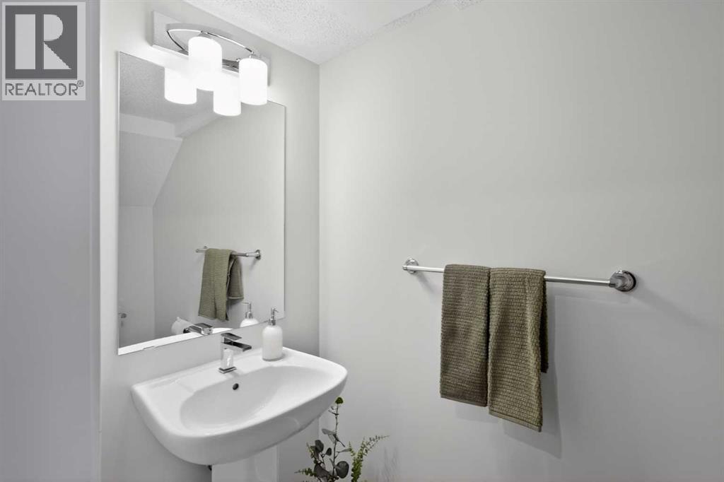348 Cranbrook Square SE - 16