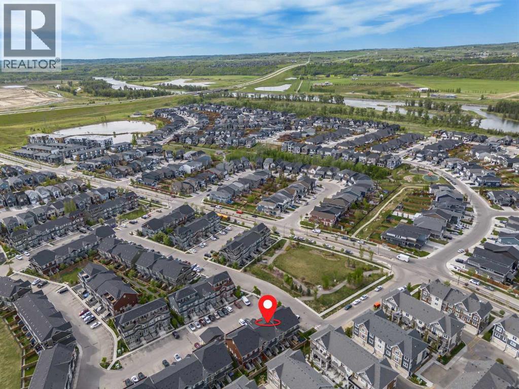 348 Cranbrook Square SE - 32
