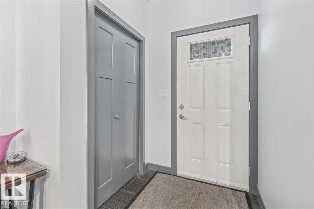 #3 7210 96 ST NW - 5