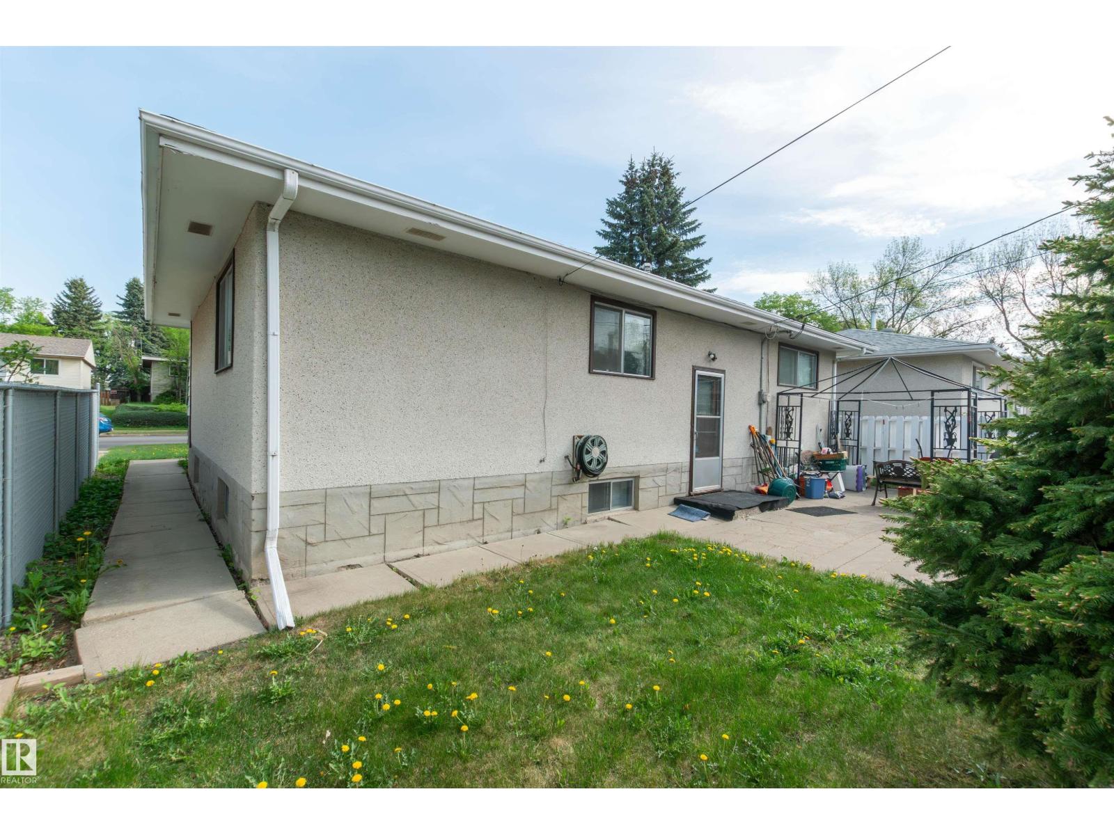 4009 114 AV NW - 5