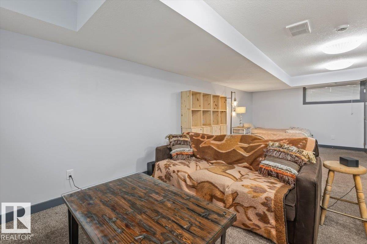#3 7210 96 ST NW - 26
