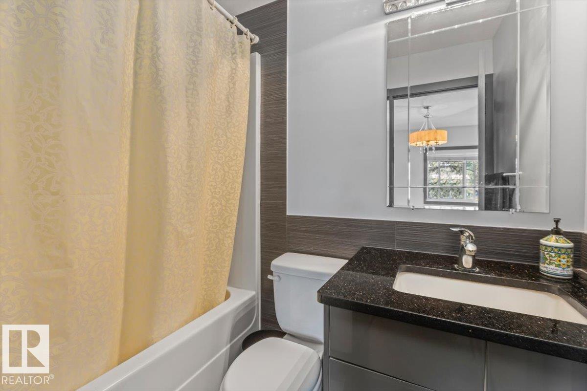 #3 7210 96 ST NW - 23