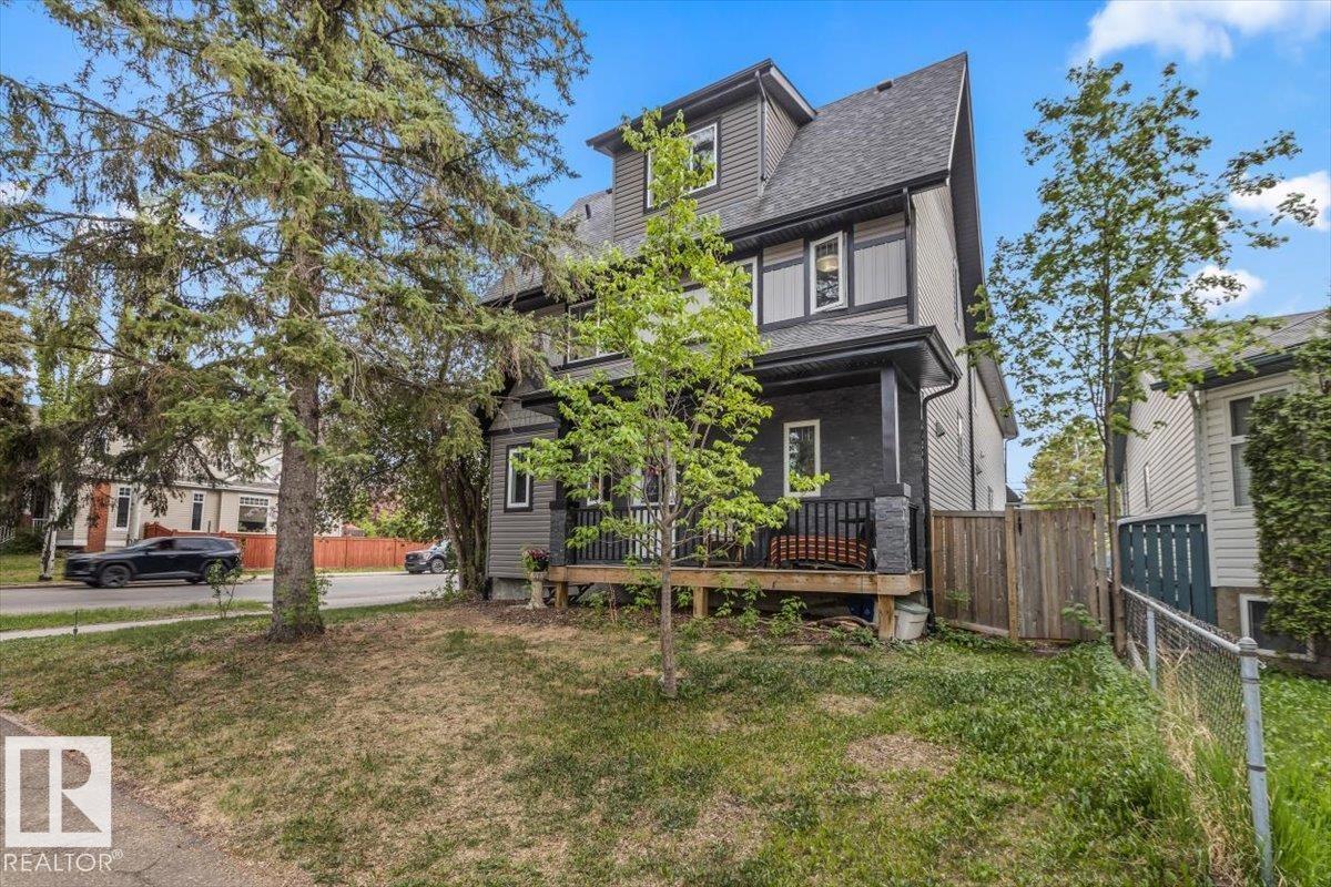 #3 7210 96 ST NW - 37