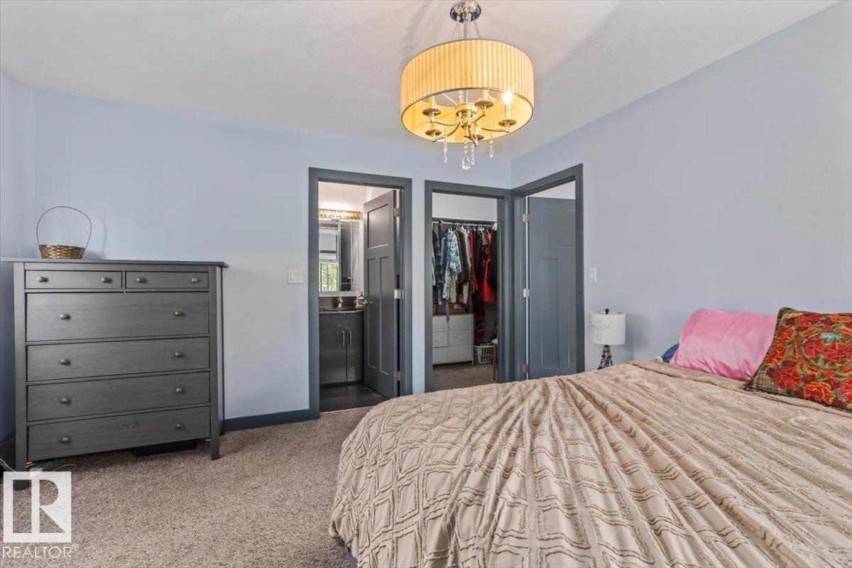 #3 7210 96 ST NW - 24