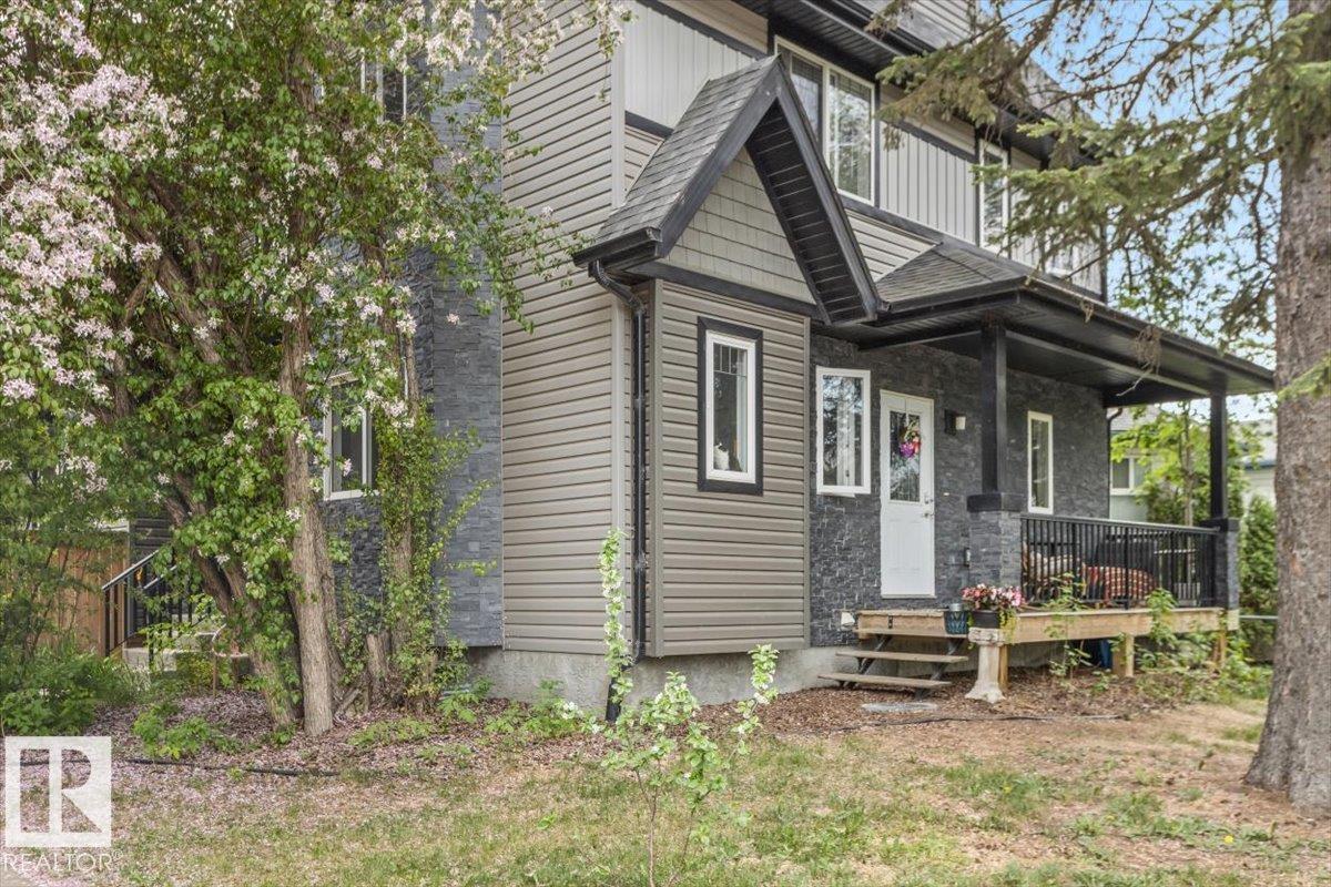 #3 7210 96 ST NW - 35