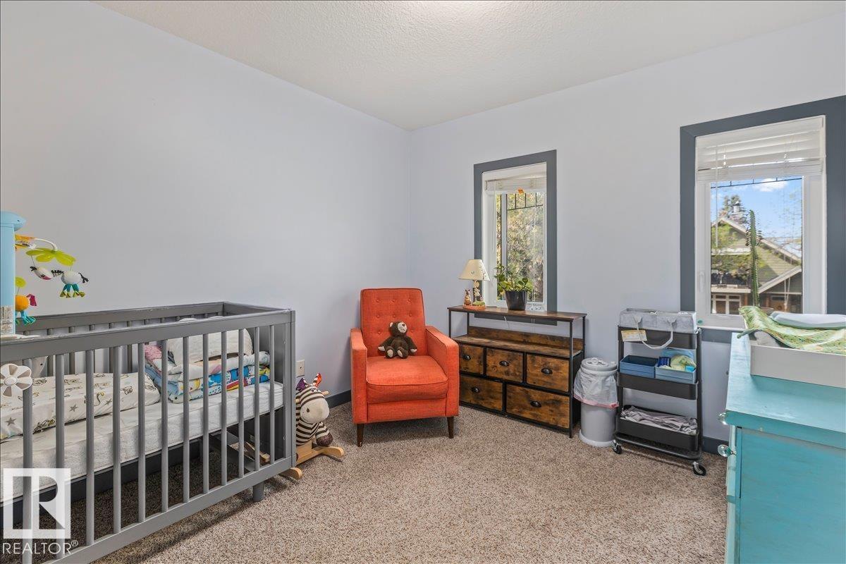 #3 7210 96 ST NW - 19