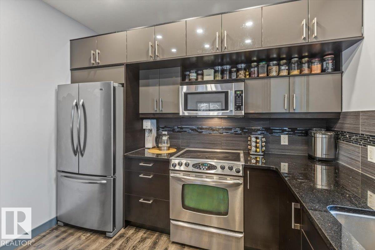 #3 7210 96 ST NW - 12