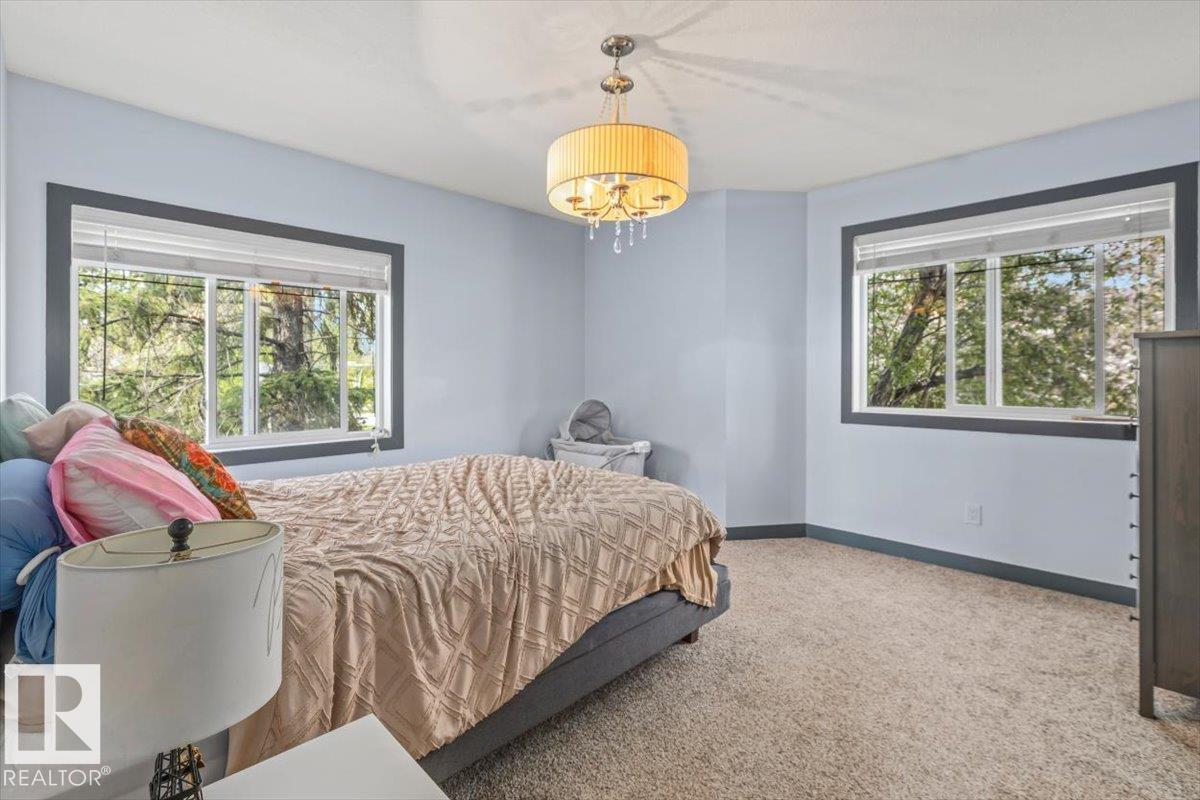 #3 7210 96 ST NW - 22