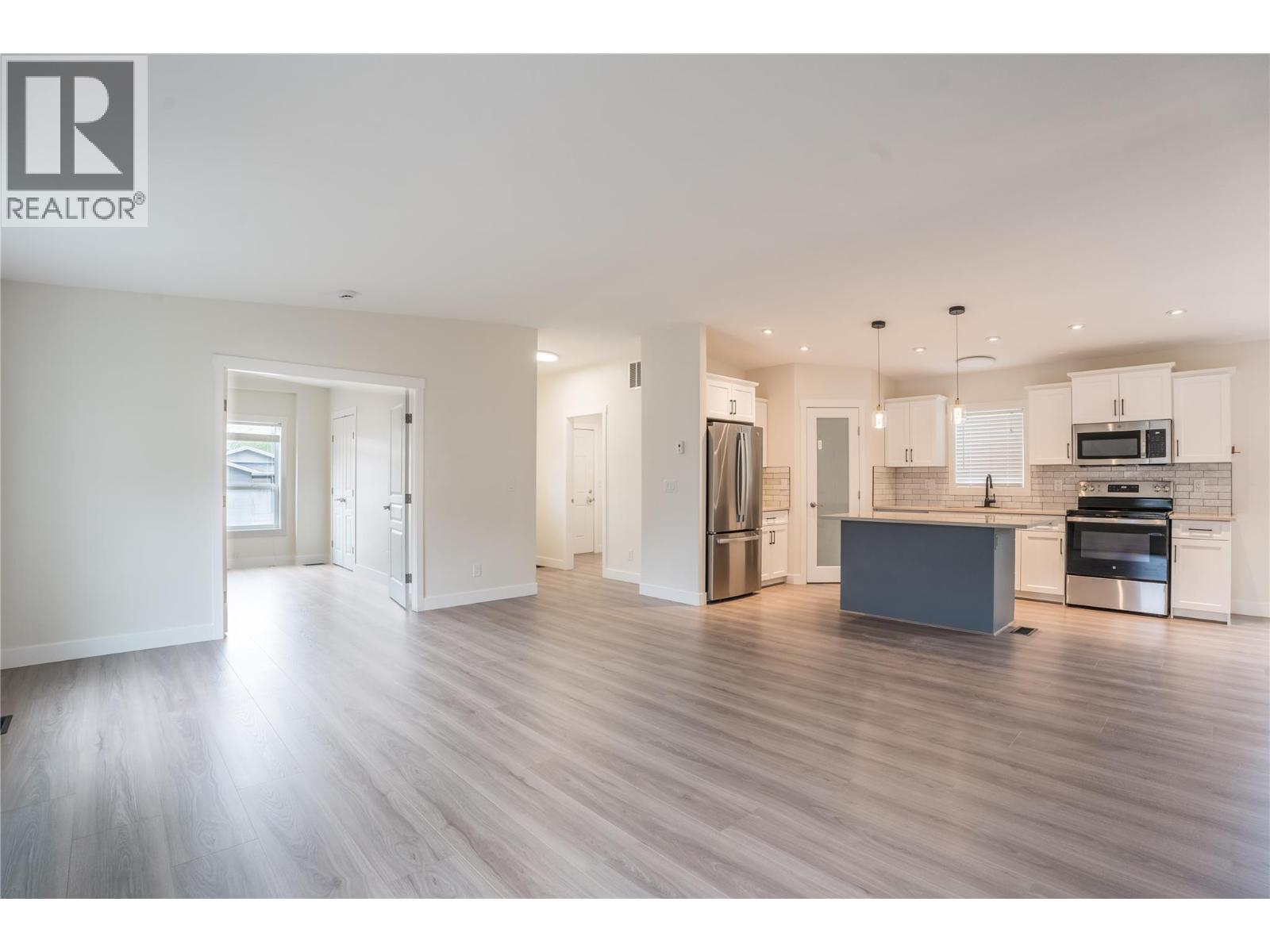 70 8300 Gallagher Lake Frontage Road, Oliver