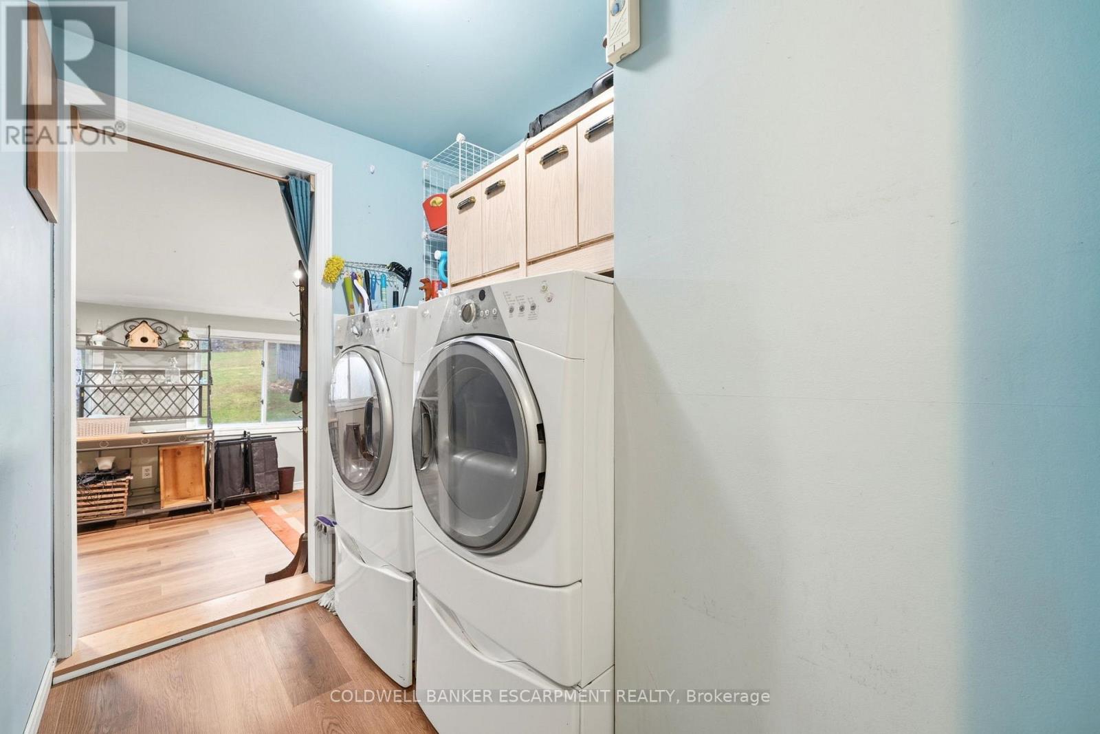 273 ELGIN STREET S - 18