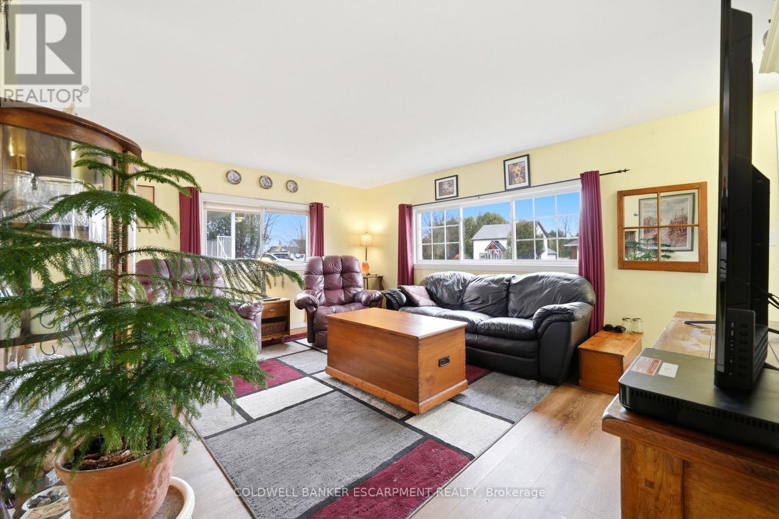 273 ELGIN STREET S - 10