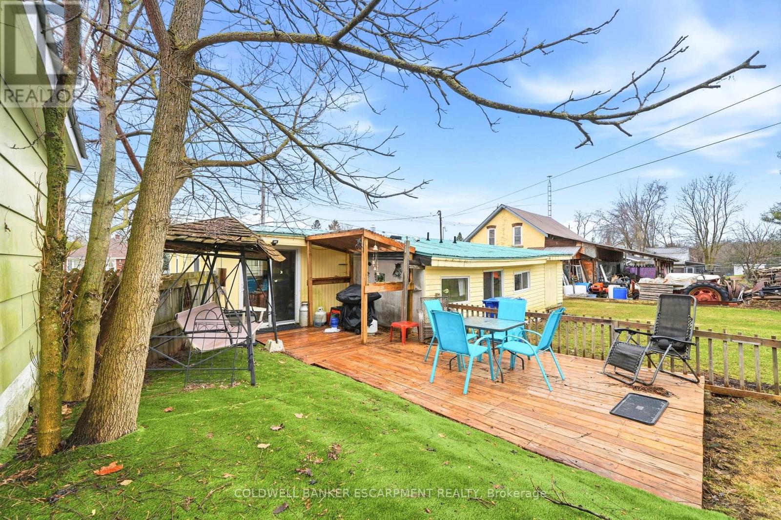 273 ELGIN STREET S - 34