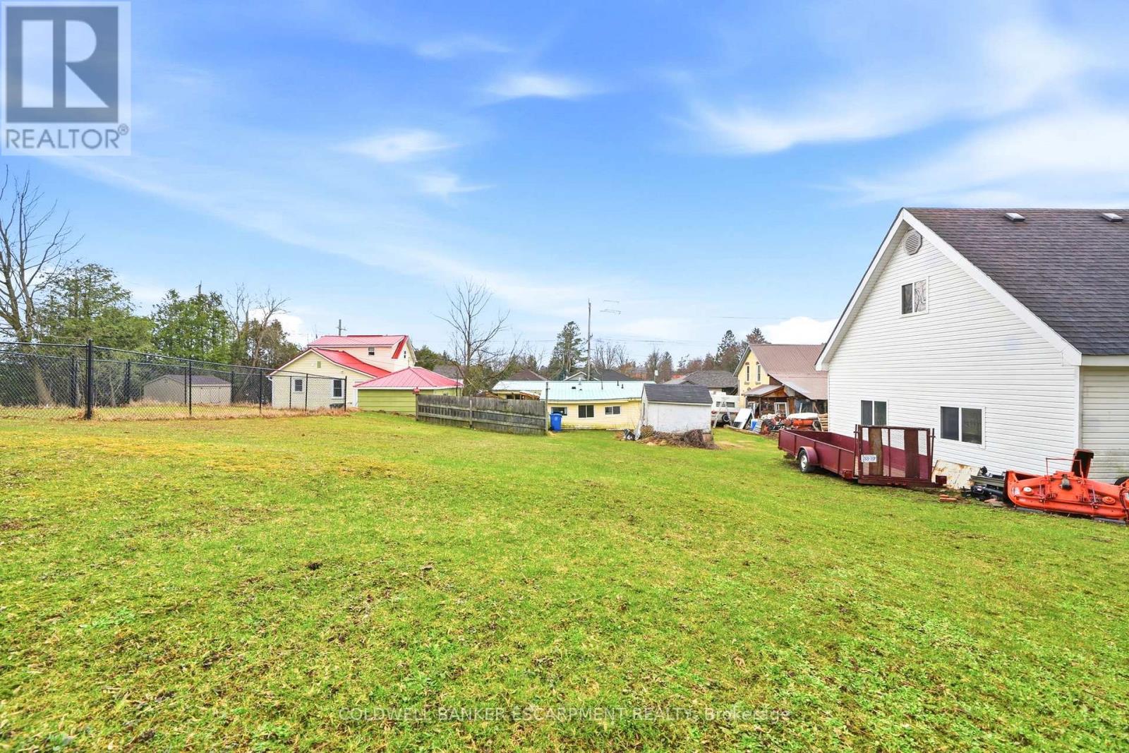 273 ELGIN STREET S - 38