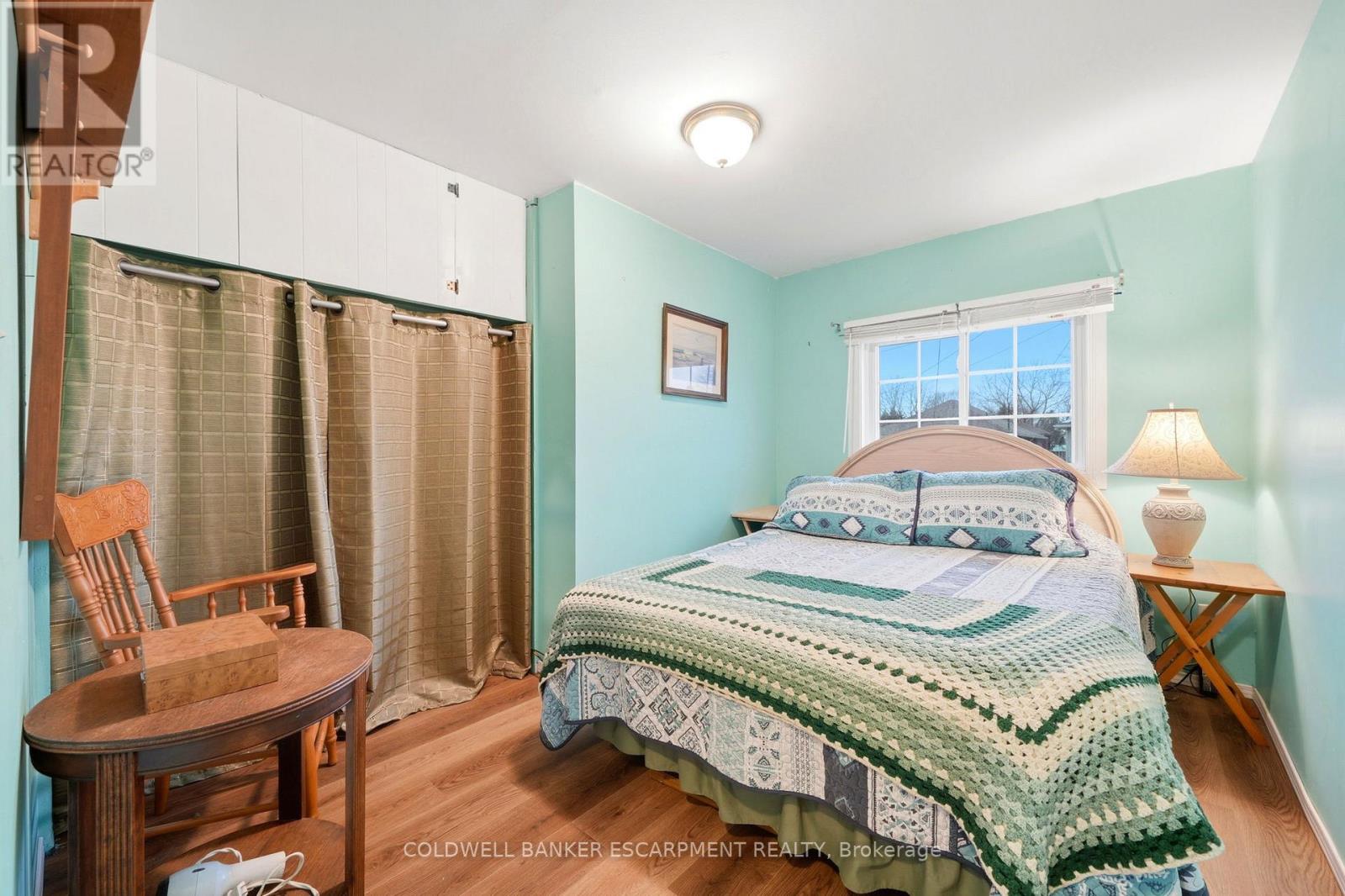 273 ELGIN STREET S - 20