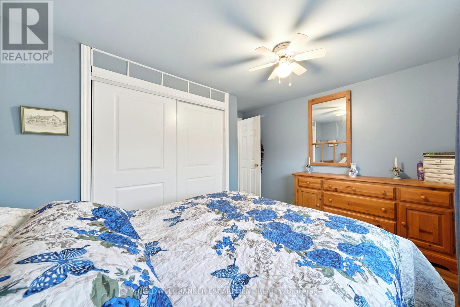 273 ELGIN STREET S - 24