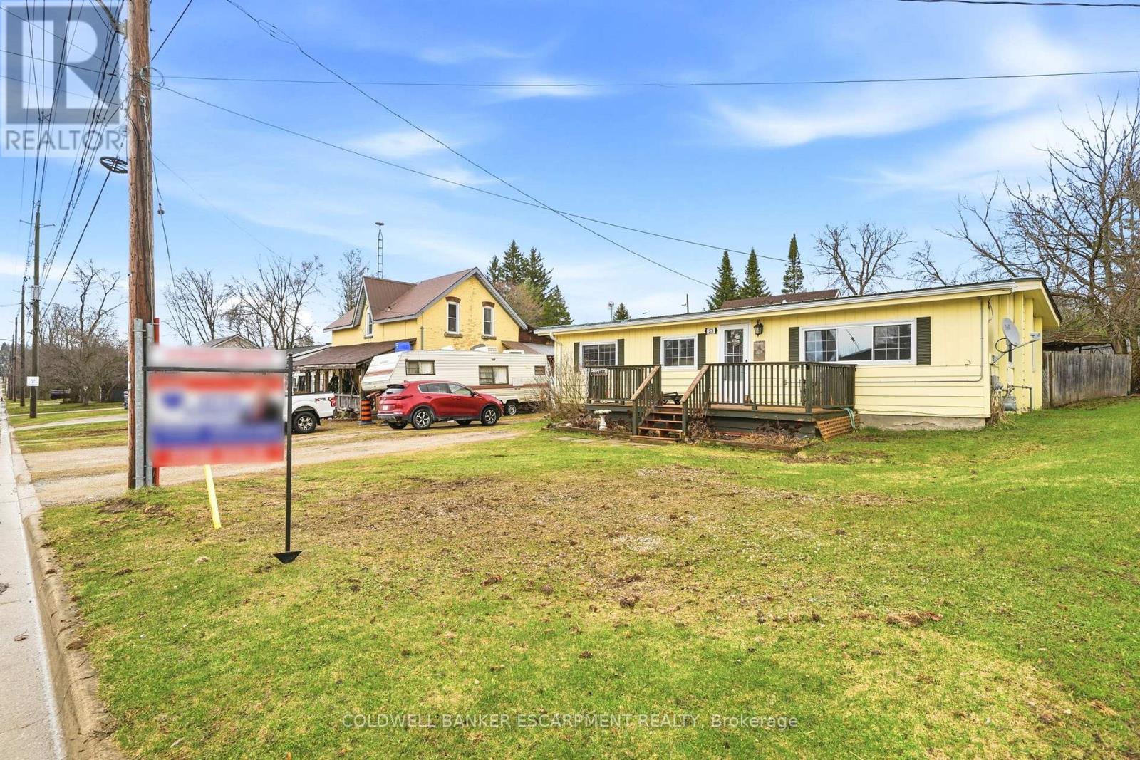 273 ELGIN STREET S - 4