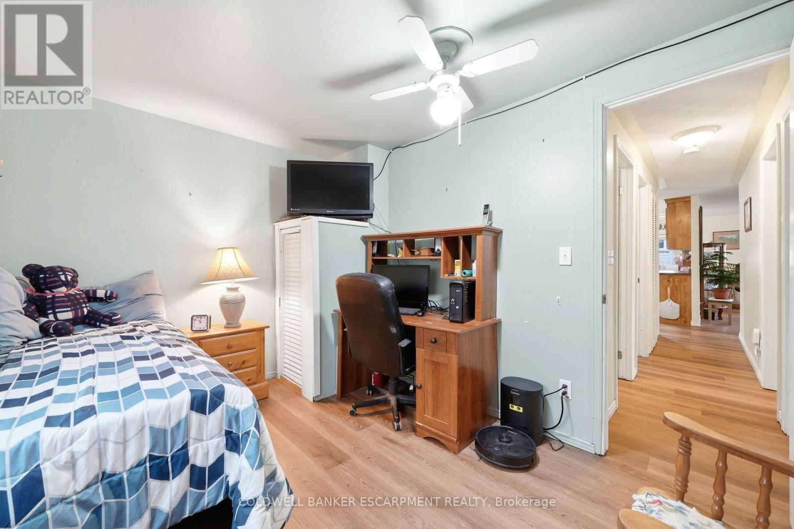 273 ELGIN STREET S - 27